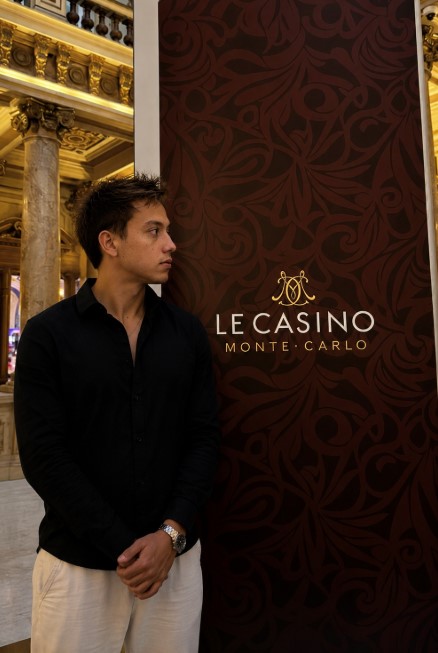 O Lenda no Le Casino de Monte-Carlo, Mônaco